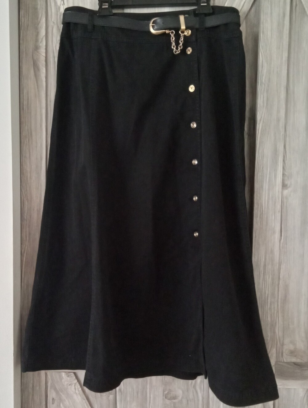Liz Wear Black Denim Skirt with Belt